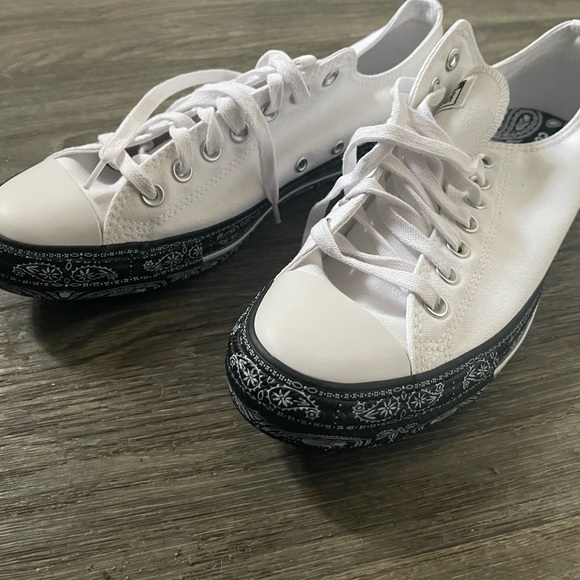 Miley Cyrus X converse sneakers - Picture 4 of 5